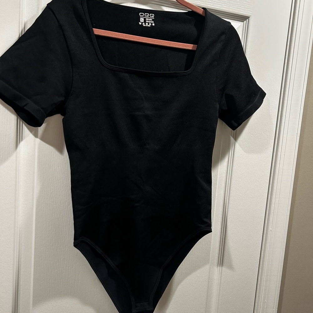 Black Women’s Scoop Neck Bodysuit